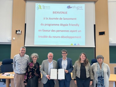 De gauche &agrave; droite : J&eacute;r&eacute;my Olivier, St&eacute;phanie Rabiller, Laurent Bordes, Bertrand Monthubert, Elsa Alexandre et Marie-H&eacute;l&egrave;ne Philippe